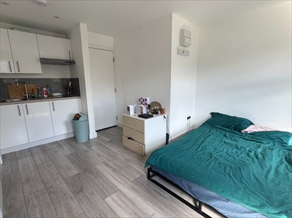 Studio Flat, Edmeston Close, E9