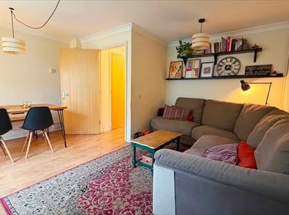 2 Bed Terraced House, Daintry Way, E9