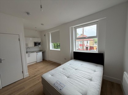 Studio Flat, Inwood Road, TW3