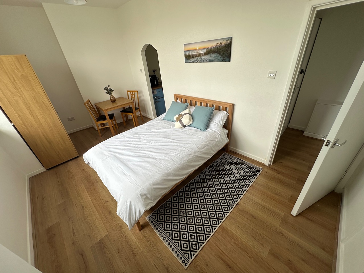 Studio Flat, Victoria Road, CH45