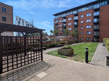 2 Bed Flat, Henry House, BR1