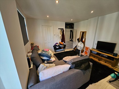 Studio Flat, Vanbrough Crescent, UB5