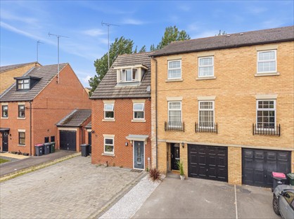 4 Bed Terraced House, Challiner Mews, S60