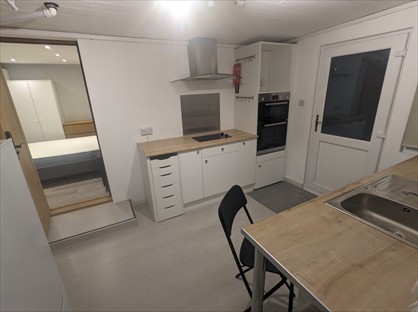 1 bed semi-detached house for rent in 1 Bed Semi-Detached House, Hawthorn Close, GU22