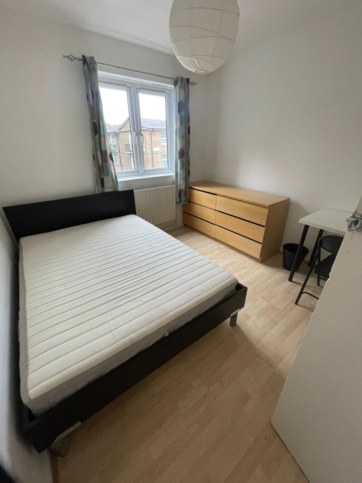 Room in a Shared Flat, Panama House, E1