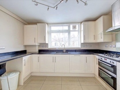 3 Bed Flat, Carminia Road, SW17