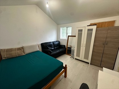 1 Bed Flat, Julia Gardens, IG11