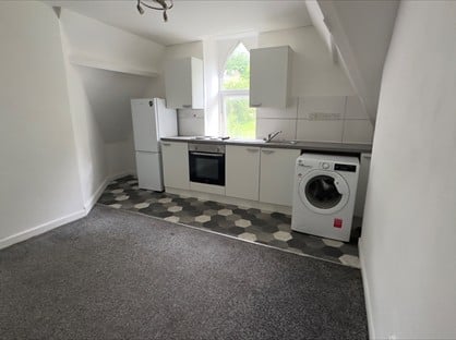 1 bed flat/apartment for rent in 1 Bed Flat, Oak Villas, BD8