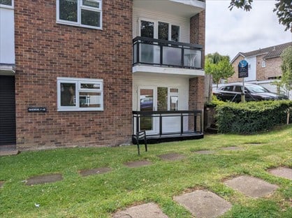 2 Bed Flat, Oakdene, SE19
