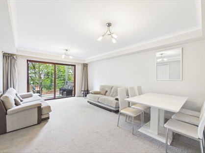1 Bed Flat, Roxborough Park, HA1