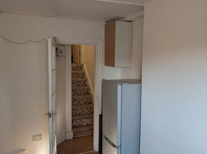 Studio Flat, Surrey St, CR0