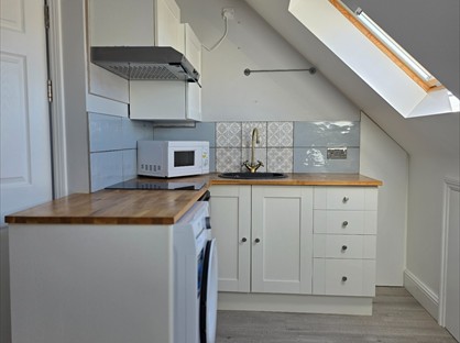 Room in a Shared House, Woodward Road, RM9