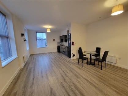 1 Bed Flat, High St, SA1