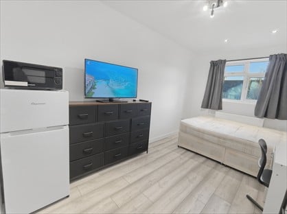 Room in a Shared House, Ansell Road, SW17