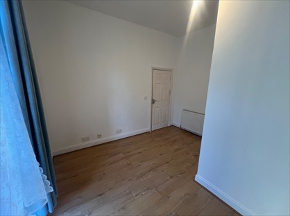 Studio Flat, Station Road, N3