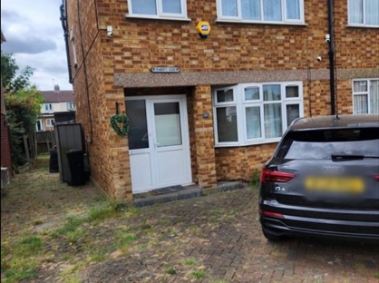 4 Bed Semi-Detached House, Abbotts Close, RM7