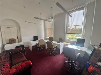 Room in a Shared Flat, Mile End Road, E1