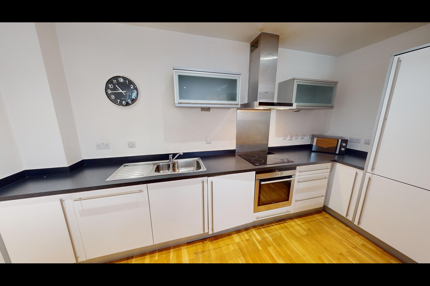 1 Bed Flat, Rumford Place, L3 photo 3