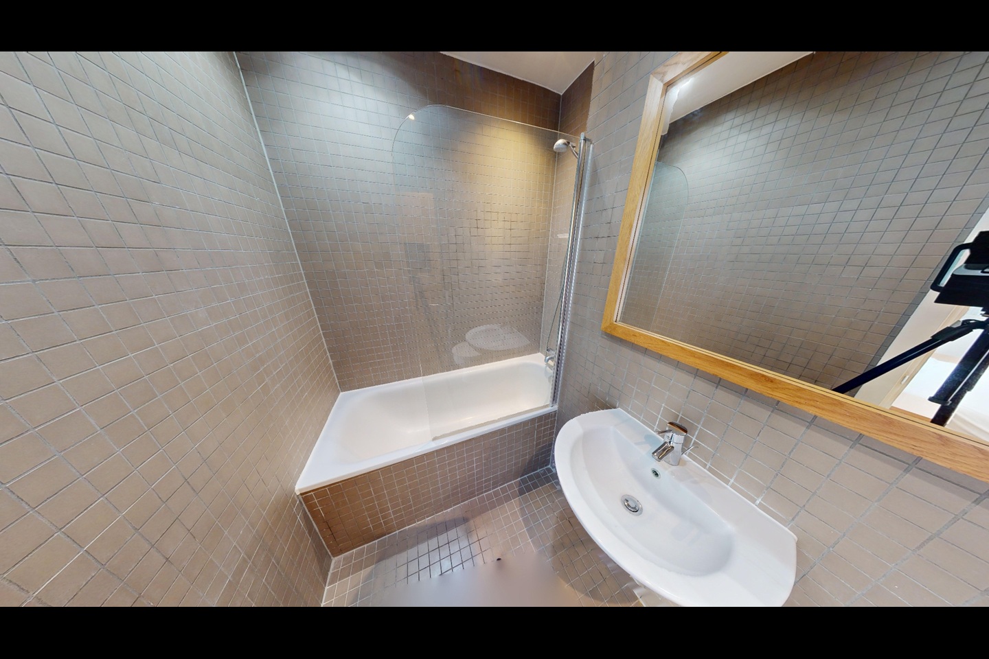 1 Bed Flat, Rumford Place, L3 photo 5