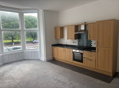 2 Bed Flat, Clifton Drive North, FY8