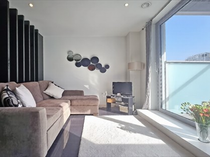 Studio Flat, Pan Peninsula Square, E14