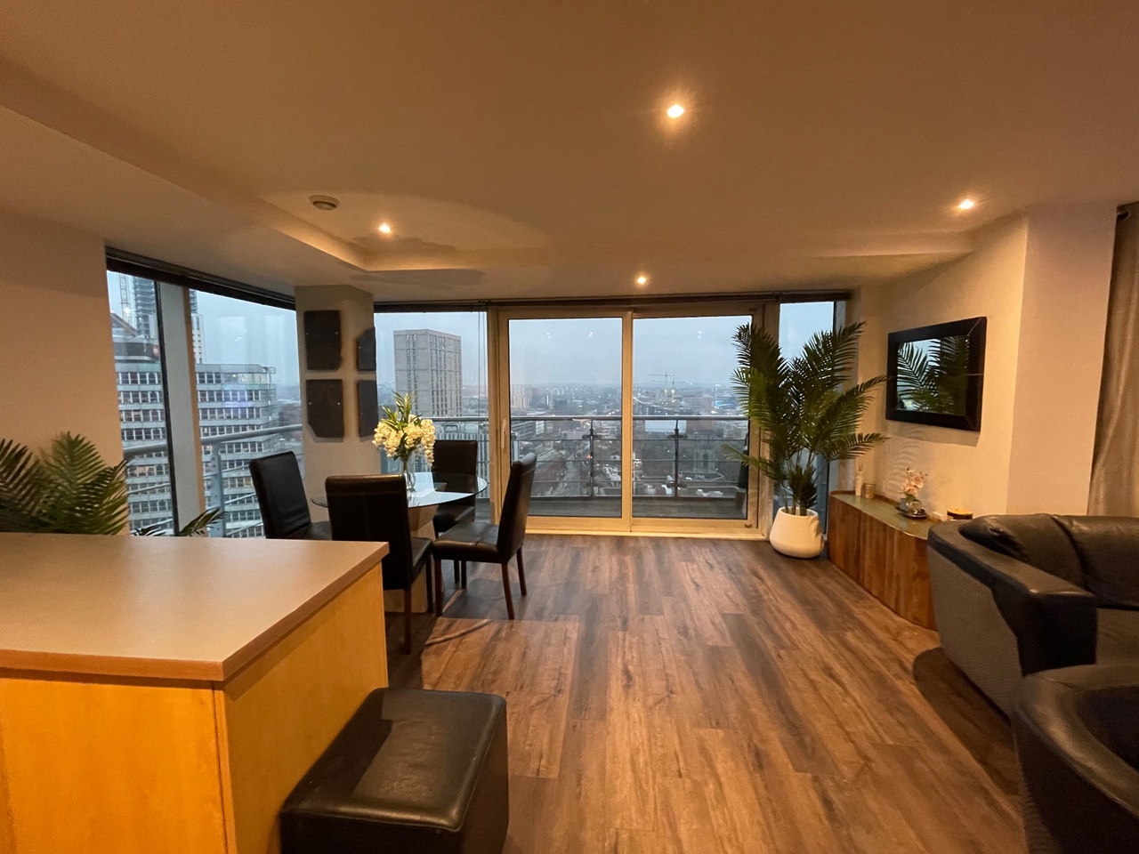 2 Bed Flat, Albion St, LS2 photo 2