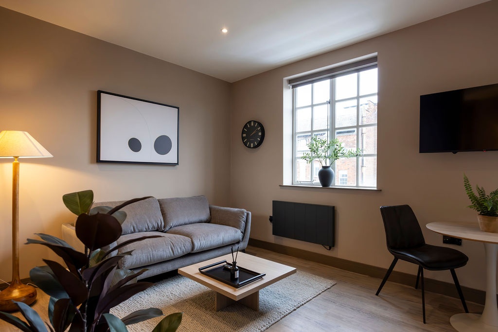1 Bed Flat, The Headrow, LS1 photo 2