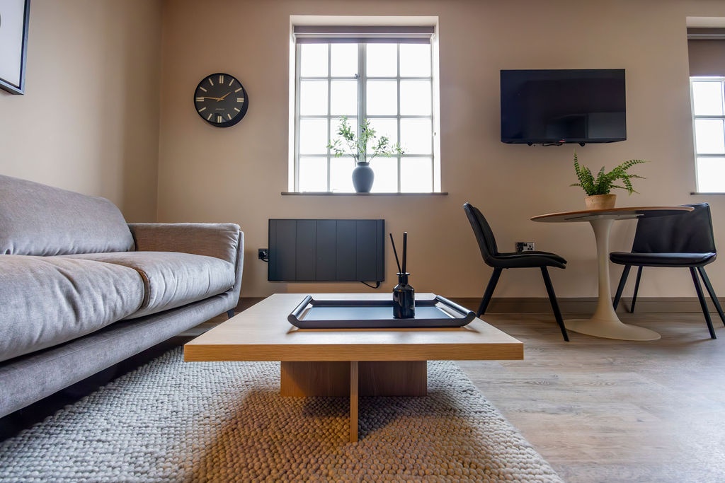 1 Bed Flat, The Headrow, LS1 photo 3