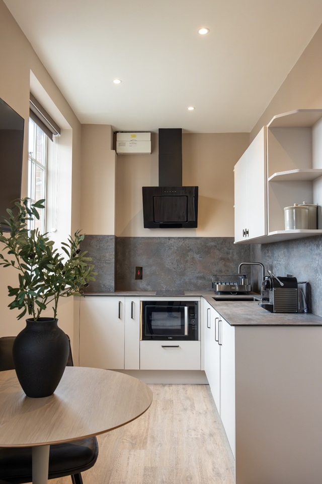 1 Bed Flat, The Headrow, LS1 photo 5