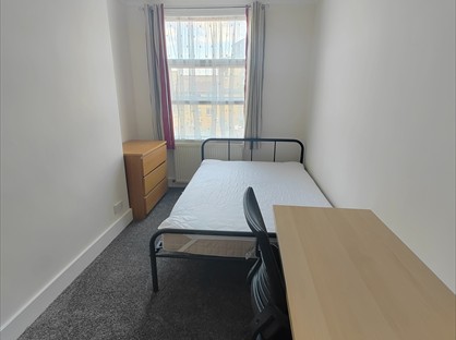 4 bed room for rent in Camden