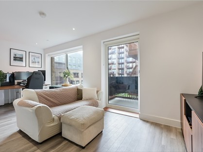 1 Bed Flat, Wray Avenue, E16