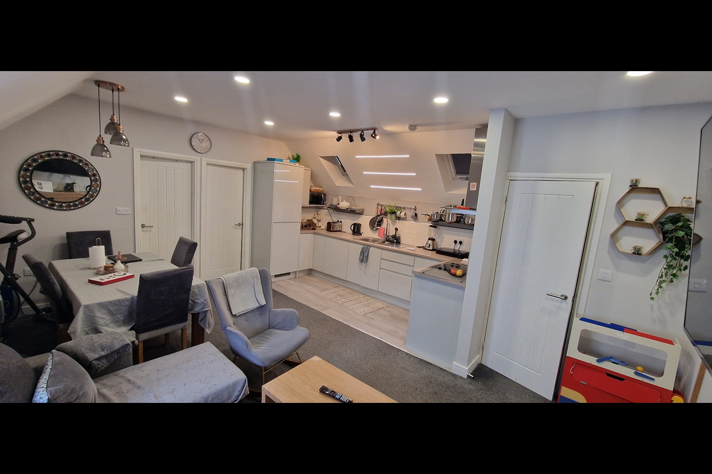 2 Bed Flat, Littleover, DE23 photo 2