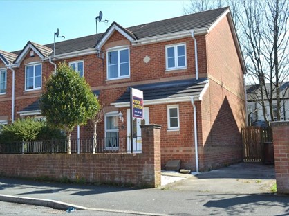 3 Bed End Terrace, Nepaul Road, M9