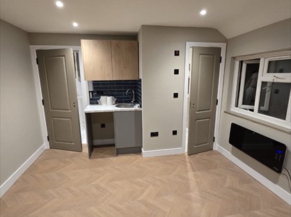 Studio Flat, Muirfield Road, WD19