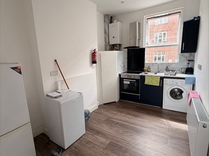 Room in a Shared Flat, Well St, E9