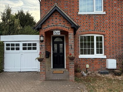 3 Bed Semi-Detached House, Greensward Lane, RG2