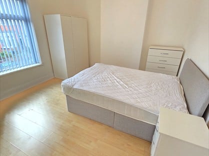 4 Bed Terraced House, Linden Road, B66