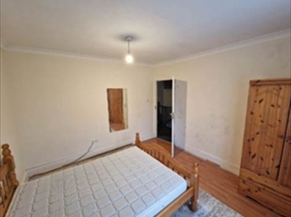Room in a Shared House, Fairway Gardens, IG1