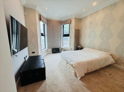 1 Bed End Terrace, The Drive, IG1