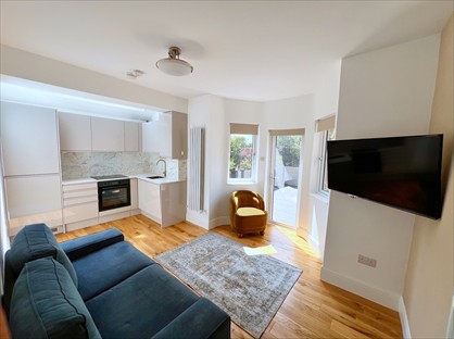 2 Bed Flat, Tierney Road, SW2