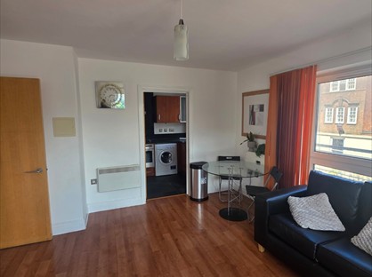 2 Bed Flat, St Davids Square, E14