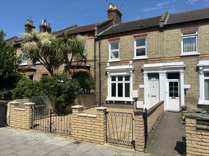 Room in a Shared House, Carnac St, SE27