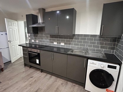 Studio Flat, Manningham Lane, BD8