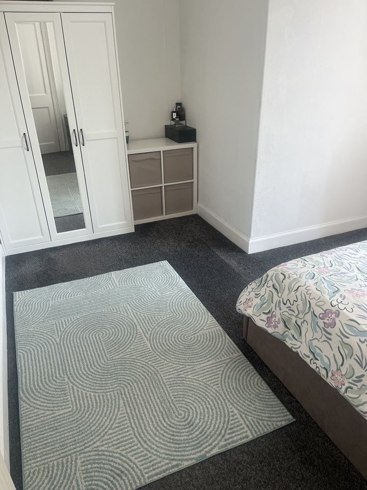 2 Bed Flat, Albion Place, EH7 photo 5