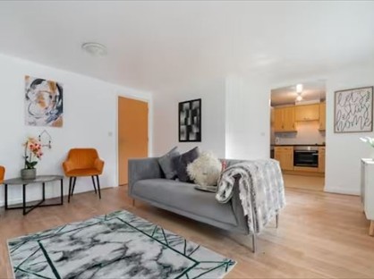 2 Bed Flat, Manning Gardens, CR0
