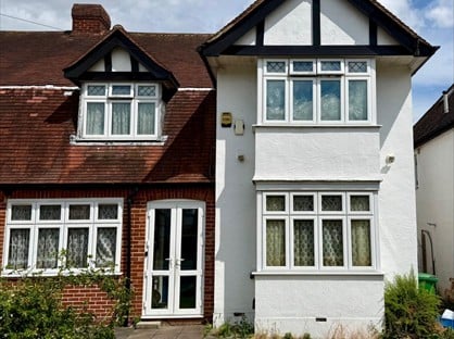 5 Bed Semi-Detached House, Lynwood Avenue, SL3