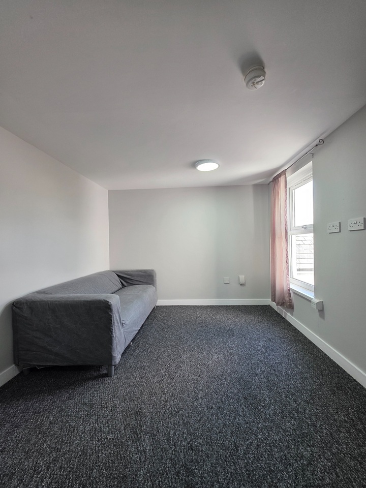 1 Bed Flat, Lower Cathedral Road, CF11