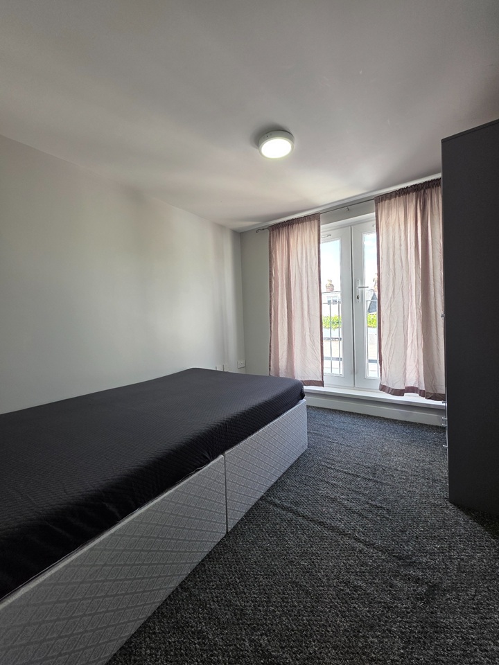 1 Bed Flat, Lower Cathedral Road, CF11 photo 5