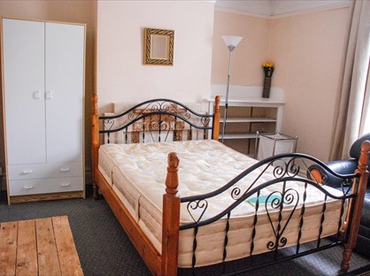 Room in a Shared House, Marle Hill Rd, GL50