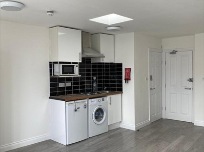 Studio Flat, Walworth Road, SE17
